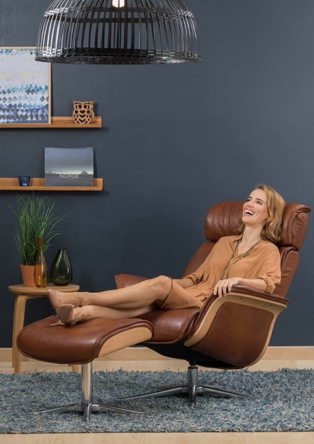 IMG Recliner Special at SC41